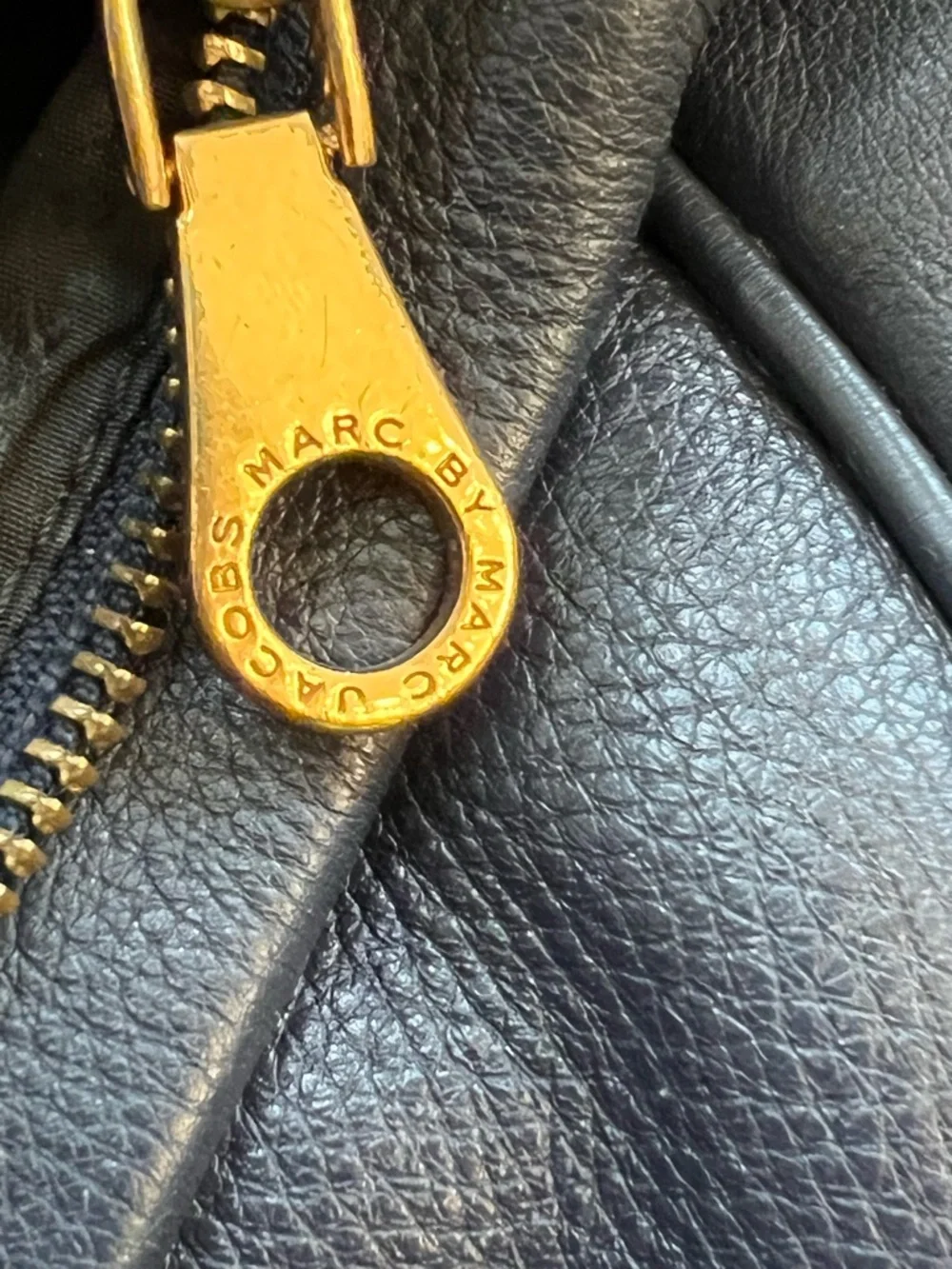 Marc by Marc Jacobs Too Hot to Handle Black Leather Hobo Shoulder Bag - Picture 3 of 6